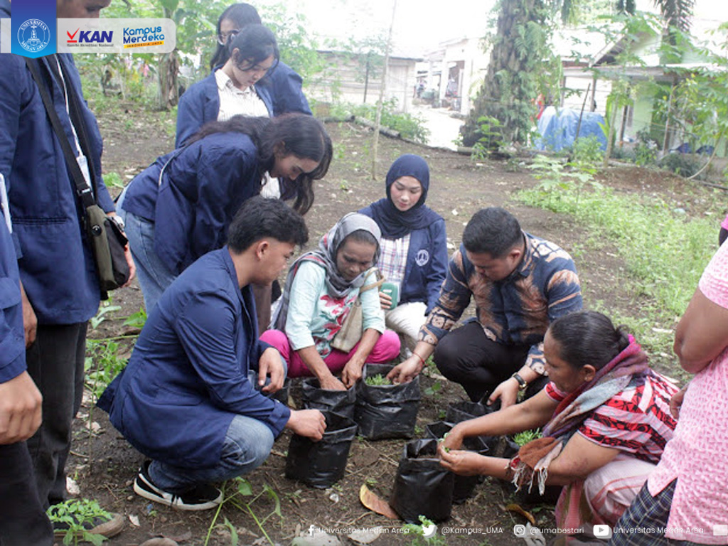 peserta-edukasi-gizi-dan-pertanian-berkelanjutan-oleh-dosen-dan-mahasiswa-uma-di-stm-hilir